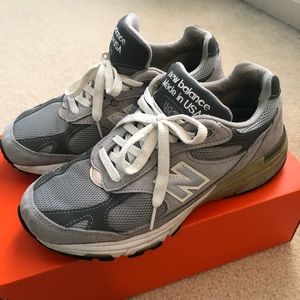 New Balance 993 men’s size 7, women’s size 8.5